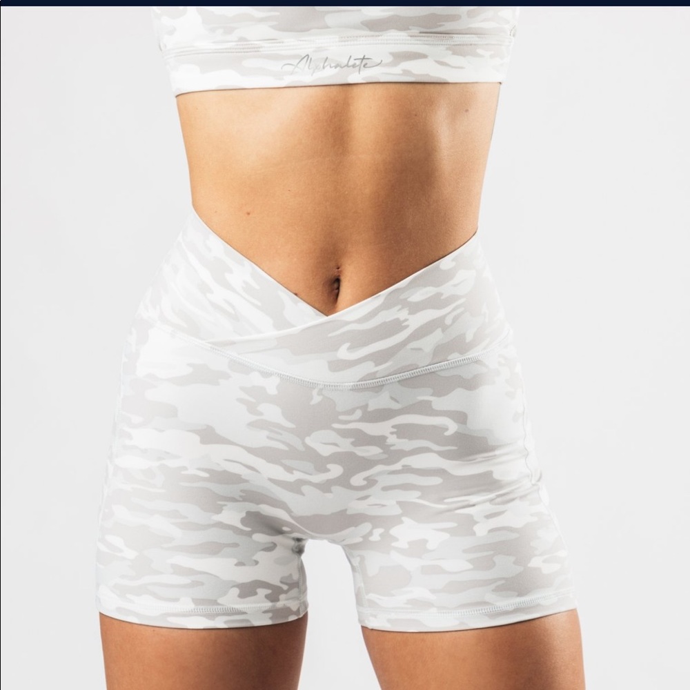 Brand new alphalete shorts